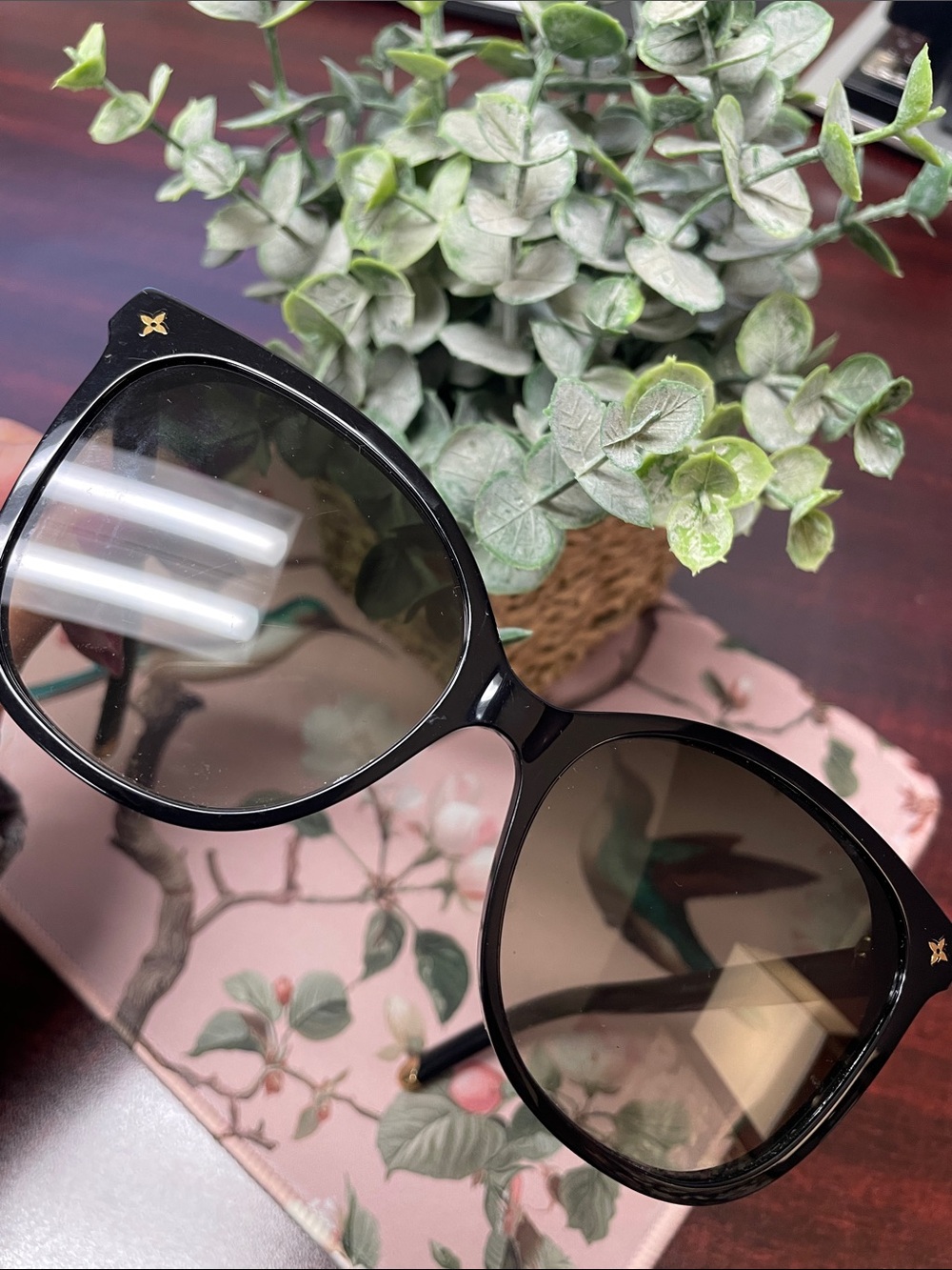 Louis Vuitton Black Polarized Gradient Lens Women's Sunglasses (Z1657W) - Picture 6 of 14